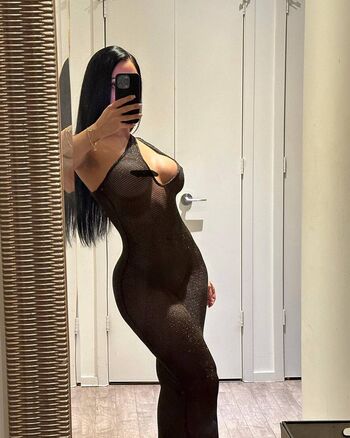 Full leaked Helinkenzi private onlyfans photo