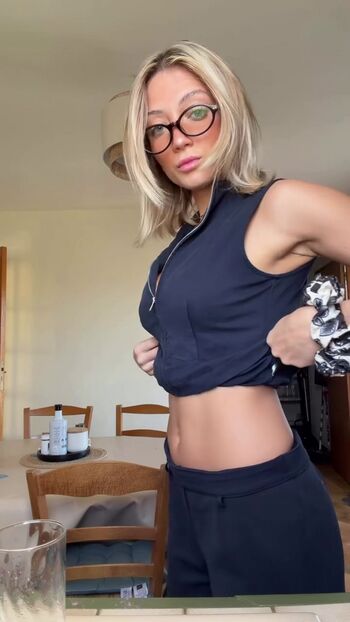 Full leaked Hello iris private onlyfans photo