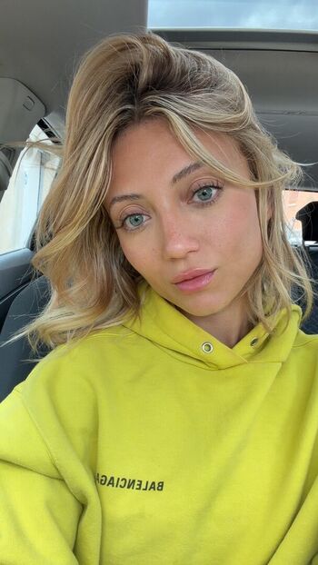 Full leaked Hello iris private onlyfans photo