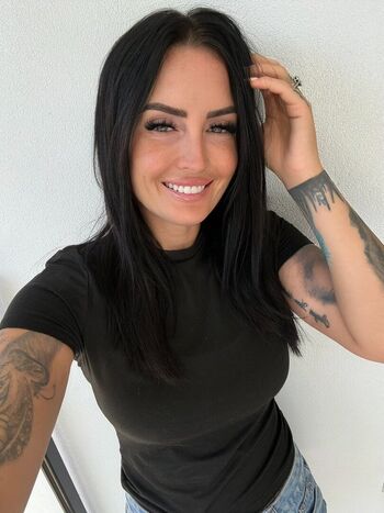 Full leaked Helloalexismae private onlyfans photo