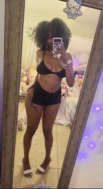 Full leaked Hellokittyxx private onlyfans photo