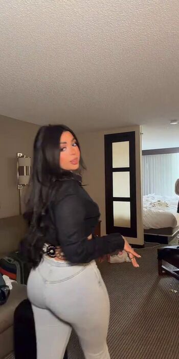 Full leaked Hermosa kari private onlyfans photo