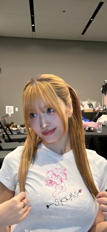 Hirai Momo
