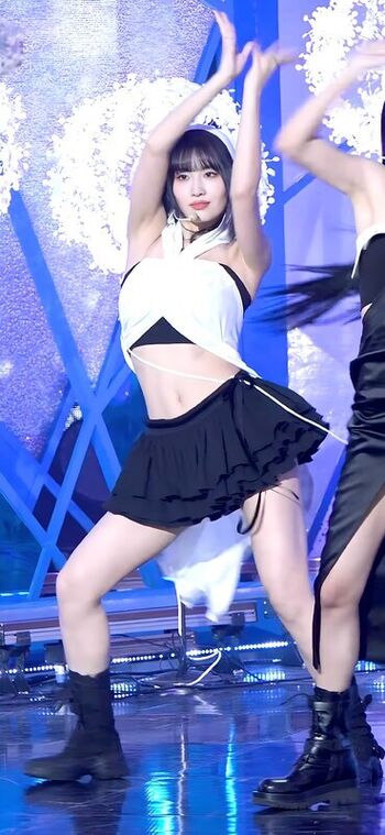 Hirai Momo