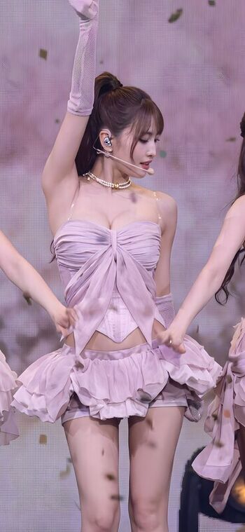 Hirai Momo