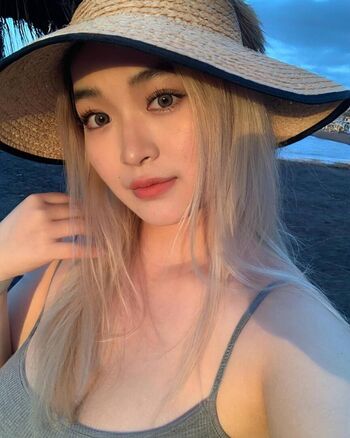 holly_shu_