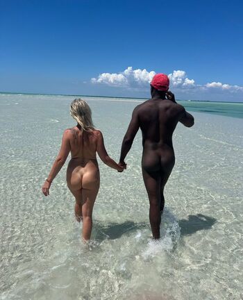 Full leaked Hollyqos private onlyfans photo
