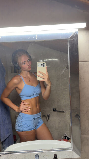 Full leaked Honeeylaurenn private onlyfans photo