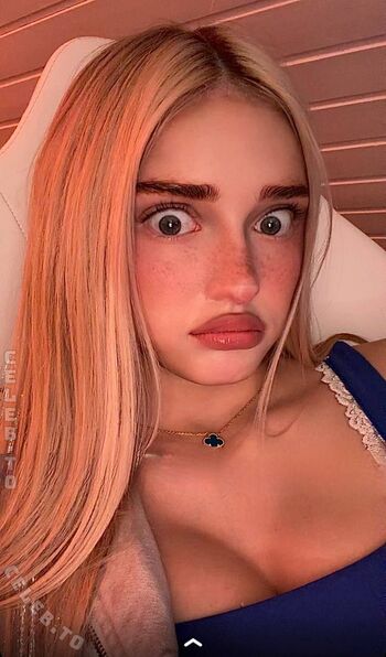 Full leaked Honeypuu private onlyfans photo