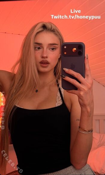 Full leaked Honeypuu private onlyfans photo