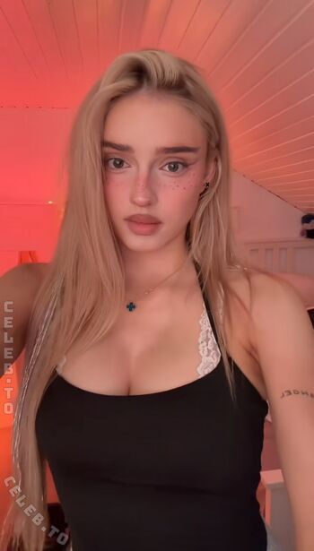 Full leaked Honeypuu private onlyfans photo