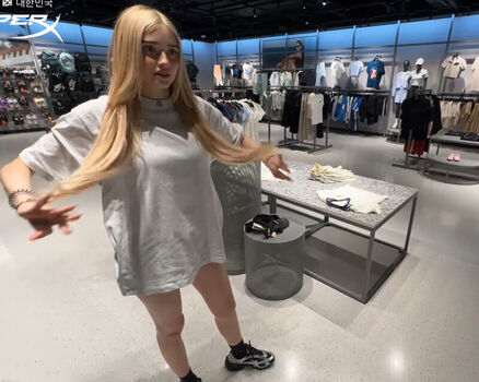 Full leaked Honeypuu private onlyfans photo