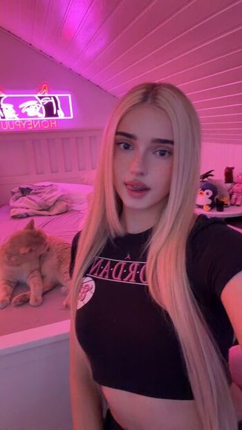 Full leaked Honeypuu  page private onlyfans photo