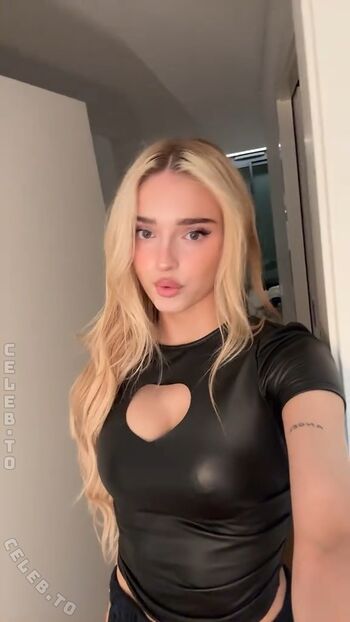 Full leaked Honeypuu private onlyfans photo