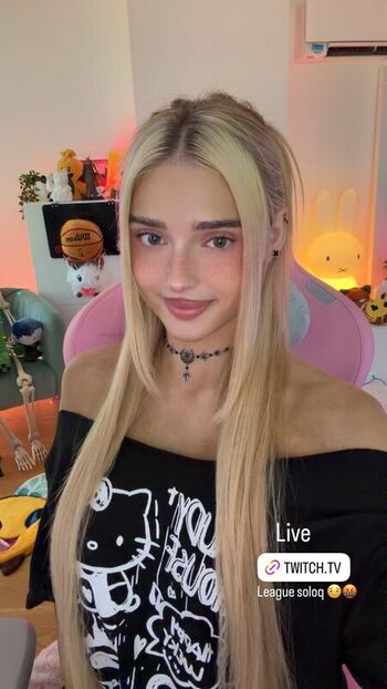 Full leaked Honeypuu private onlyfans photo