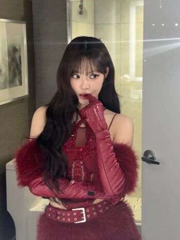 Hong Eunchae 홍은채 | LESSERAFIM