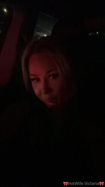 hot_wife_victoria
