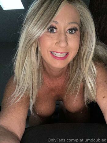 Full leaked Hotmom page private onlyfans photo
