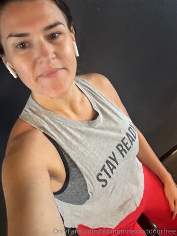 hotmomnexxxtdoorfree