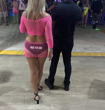 Full leaked Hotwifeholly private onlyfans photo