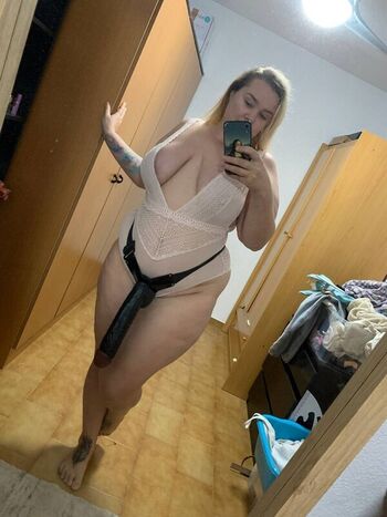 Hotwives XXX