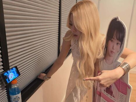 Huh Yunjin 허윤진