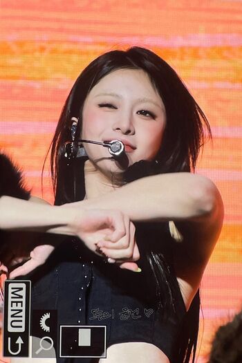 Huh Yunjin 허윤진