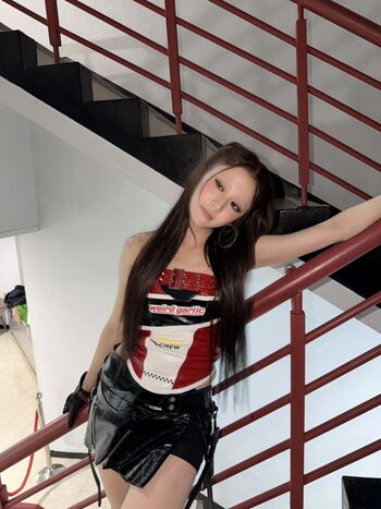 Huh Yunjin 허윤진