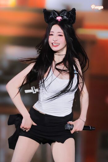 Huh Yunjin 허윤진