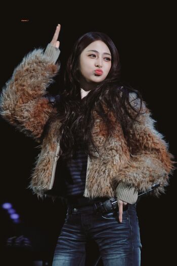 Huh Yunjin 허윤진