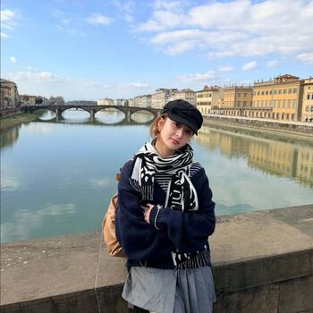 Full leaked Huh yunjin  page private onlyfans photo