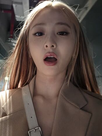 Full leaked Huh yunjin private onlyfans photo