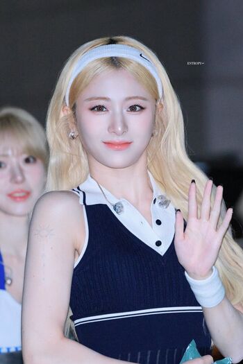 Huh Yunjin 허윤진