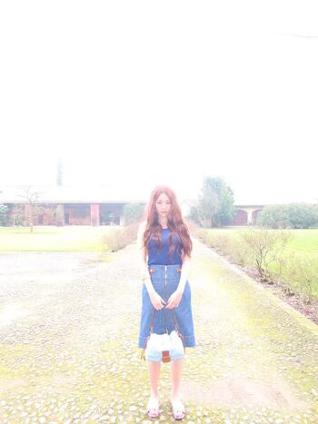 Huh Yunjin 허윤진