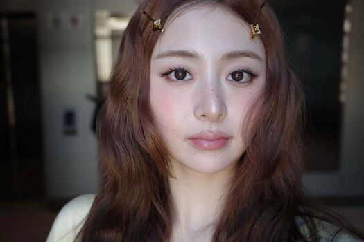 Full leaked Huh yunjin  page private onlyfans photo