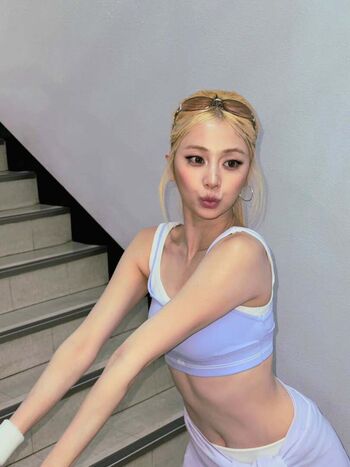 Huh Yunjin 허윤진