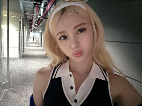 Full leaked Huh yunjin private onlyfans photo