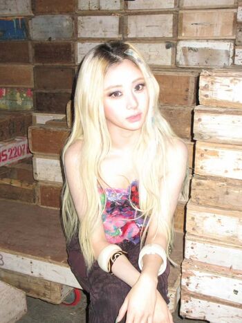 Full leaked Huh yunjin private onlyfans photo