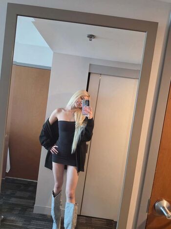 Huh Yunjin 허윤진