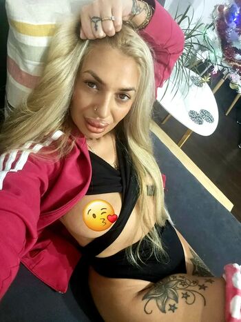Full leaked Icyvixen private onlyfans photo