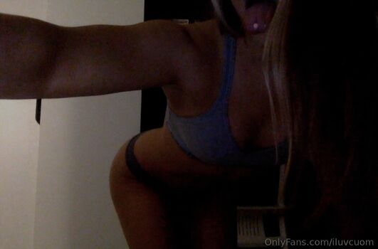 Full leaked Iluvcuom private onlyfans photo