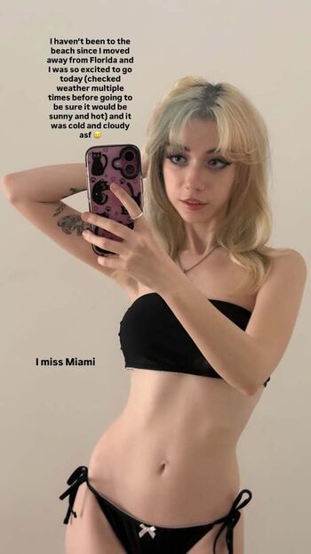 Full leaked Iluvmeww page private onlyfans photo
