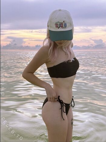 Full leaked Iluvmeww page private onlyfans photo