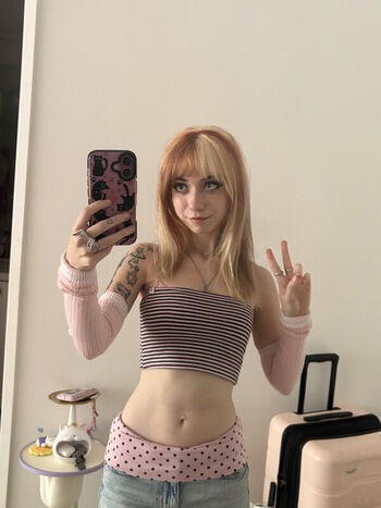 Full leaked Iluvmeww private onlyfans photo