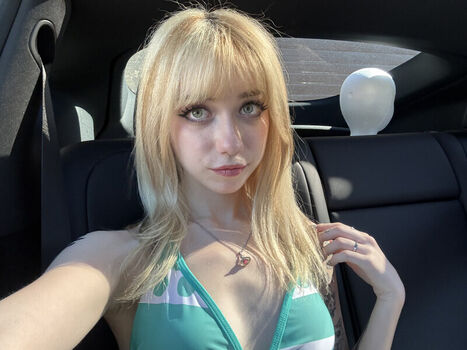 Full leaked Iluvmeww page private onlyfans photo