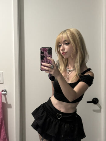 Full leaked Iluvmeww page private onlyfans photo