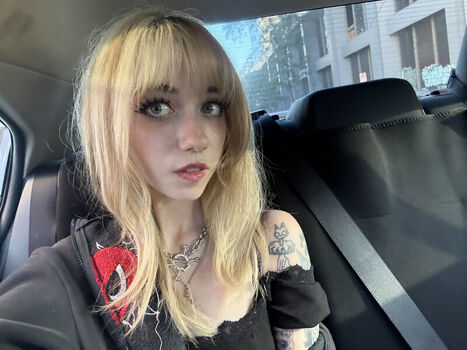Full leaked Iluvmeww page private onlyfans photo