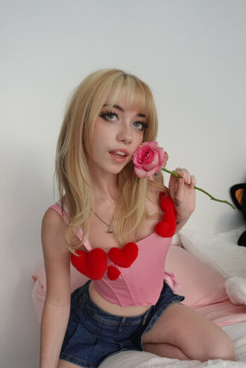 Full leaked Iluvmeww page private onlyfans photo