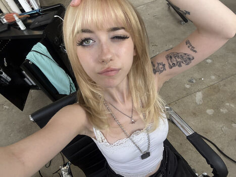 Full leaked Iluvmeww private onlyfans photo