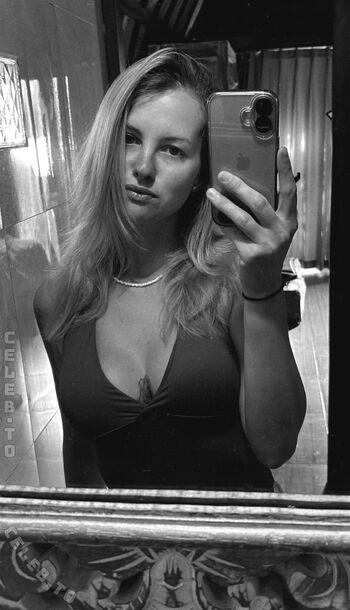 Full leaked Inaacoladaa private onlyfans photo